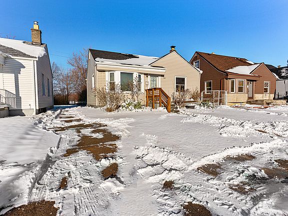 2nd image of 526 Mill St