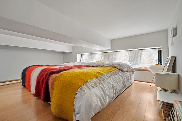 Sold by Compass | media 21