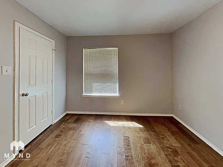 1607 Boardwalk Ct — Photo 10