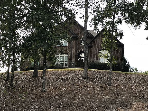 3rd image of 150 Riverridge Dr