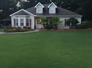 352 Happy Hollow Rd, Freeport, FL 32439