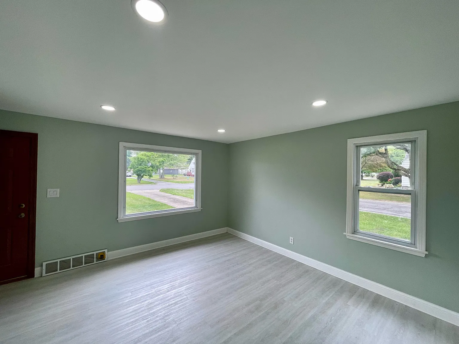 275 Afton Ave — Photo 2
