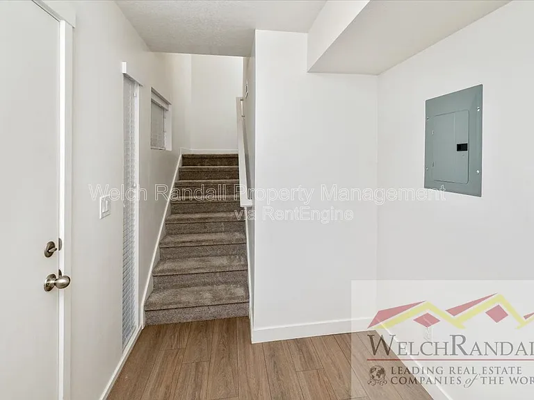 82 E Weekes Way — Photo 4