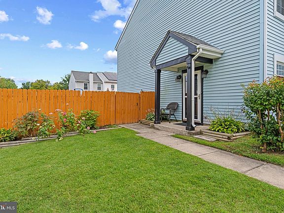 4th image of 49 Taos Cir