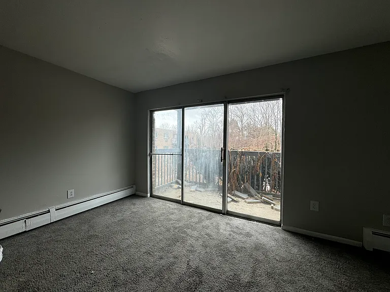 279B Oakville Ave #B32 — Photo 7