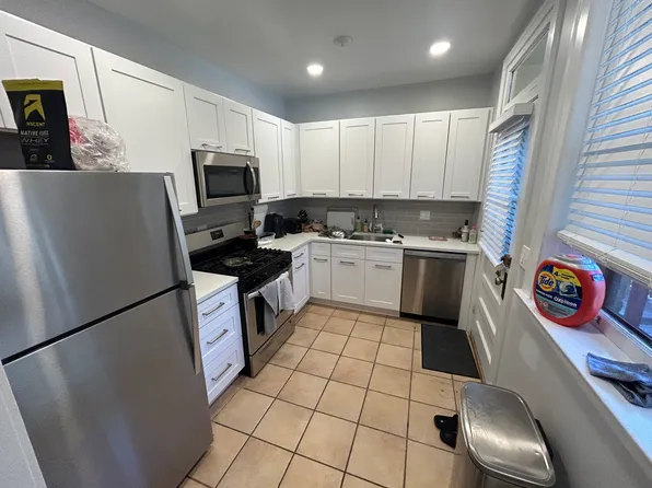 1616 W Cornelia Ave #1, Chicago, IL 60657