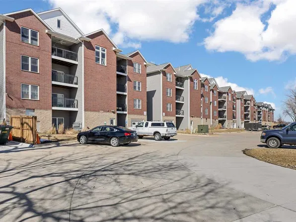 1092 Walnut Ave Unit 206, Riverside, IA 52327