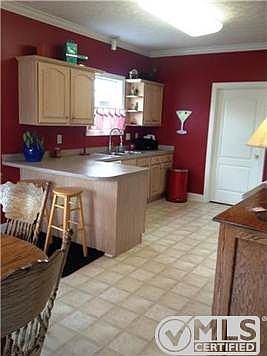 4th image of 101 Strassle Dr
