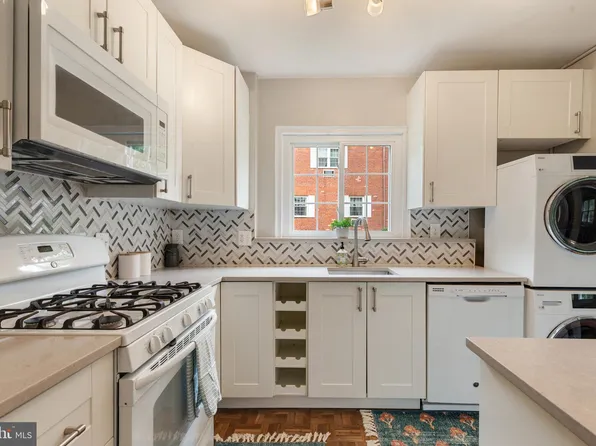 3614 Valley Dr, Alexandria, VA 22302