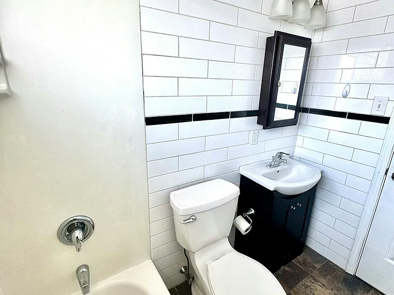 5225 Southwest Ave #206 — Photo 17