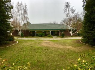 1505 De Harvey Ave, Bakersfield, CA 93313