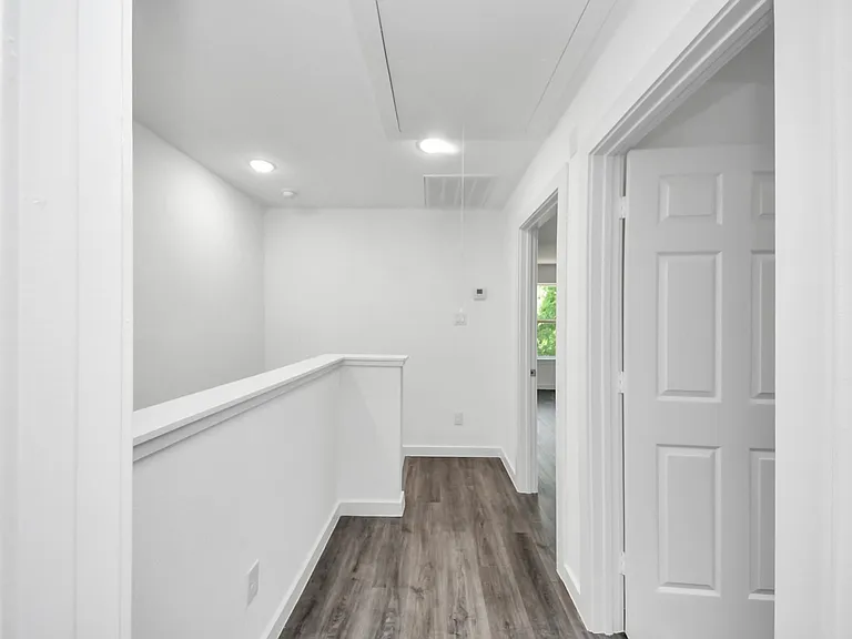 7611 Shotwell #B — Photo 9