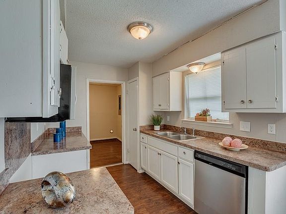 4th image of 3431 Pacesetter Dr