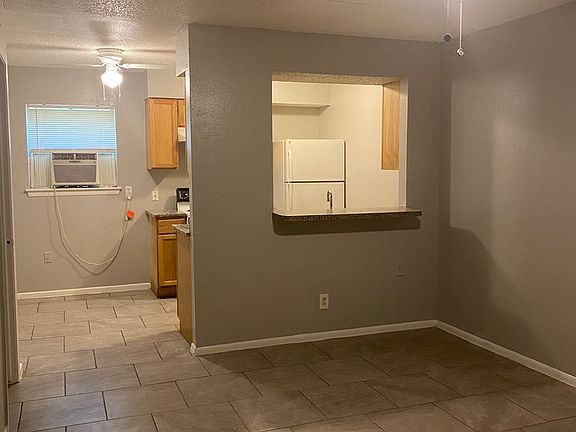 2nd image of 503 E Courtland Pl APT 8