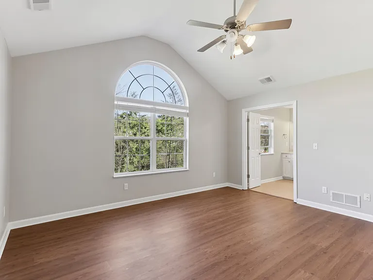 103 Lakeview Ct — Photo 19