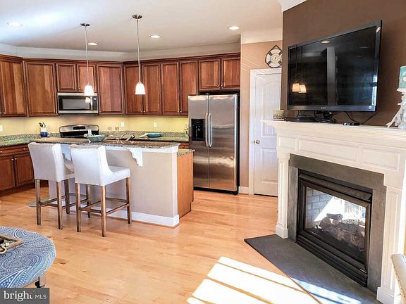 2nd image of 21307 Catalina Cir #A