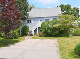 50 Lake Rd, Narragansett, RI 02882