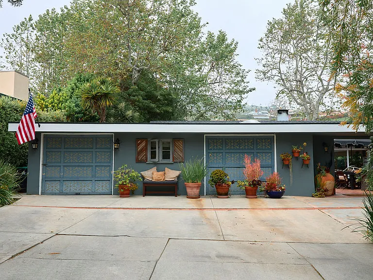 6328 Frondosa Dr — Photo 1