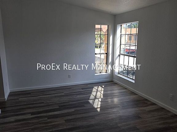 4th image of 1351 N Pleasant Dr Unit 2011