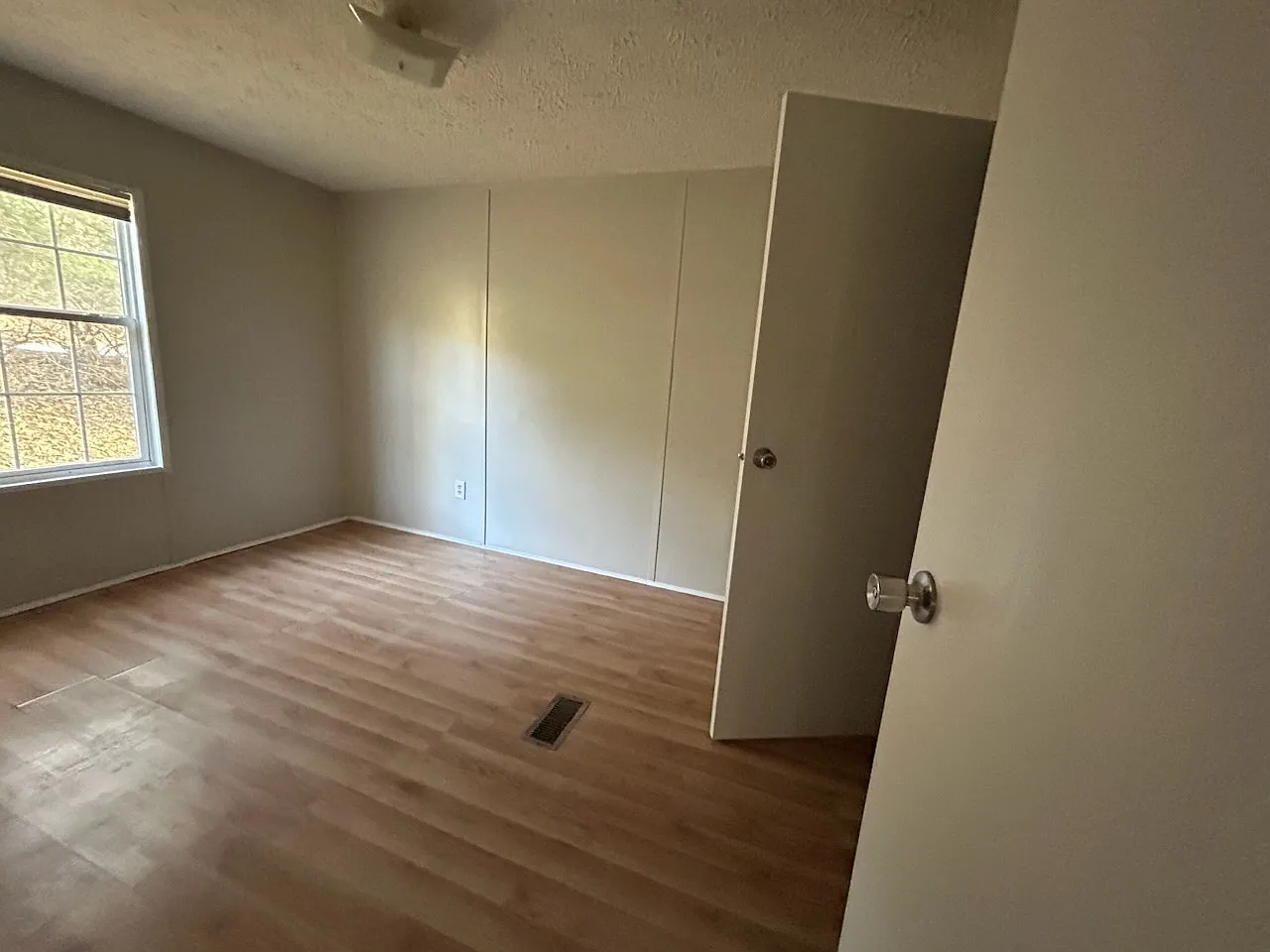 3 bed, $959 — Photo 4
