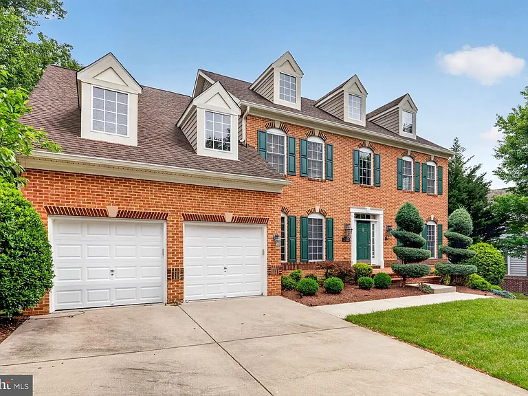 15806 Copper Beech Dr — Photo 3