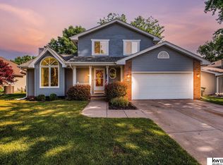 17248 Pine St, Omaha, NE 68130