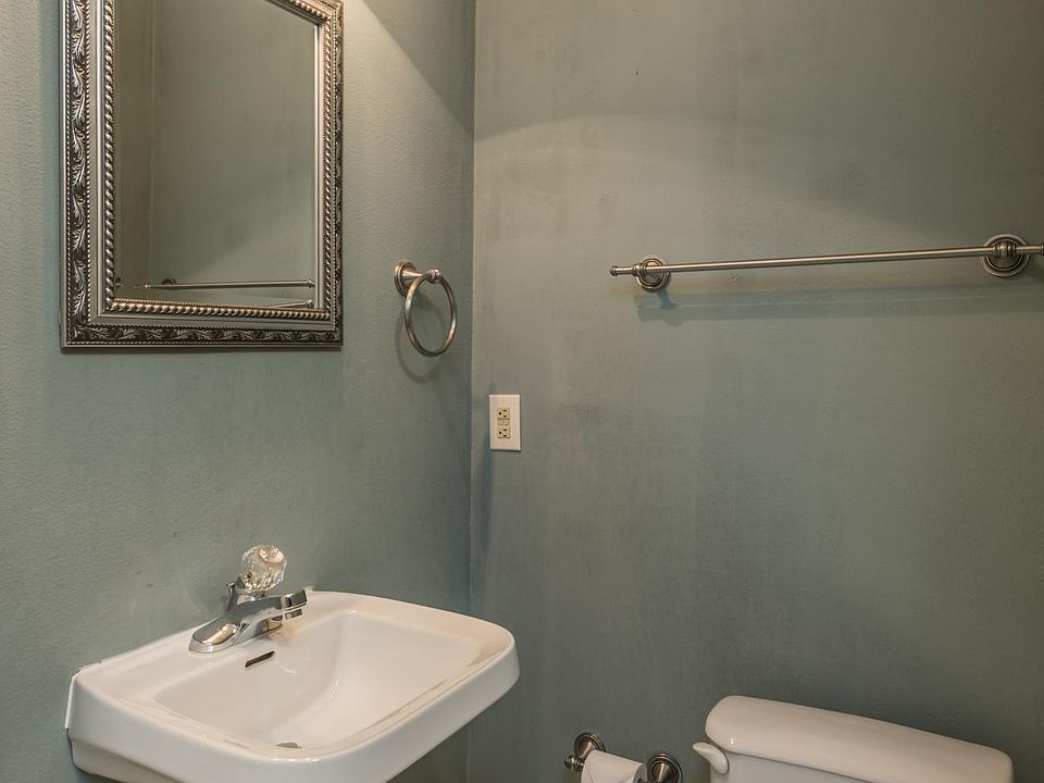 Bathroom - Downstairs