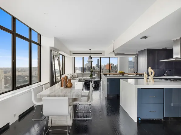 422 East 72nd Street image 9 of 22