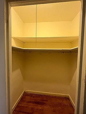 5th image of 655 Pelham Pkwy N APT 2G