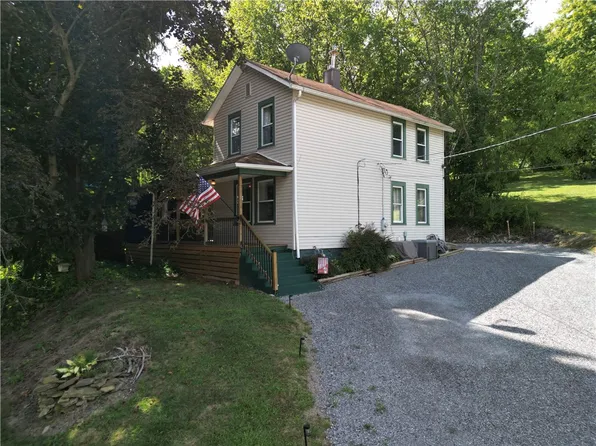 105 Midvale Rd, Wampum, PA 16157
