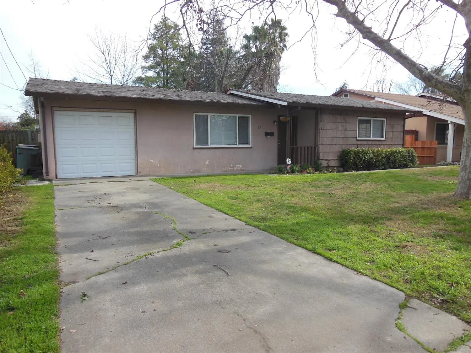 17 Walnut St photo 1