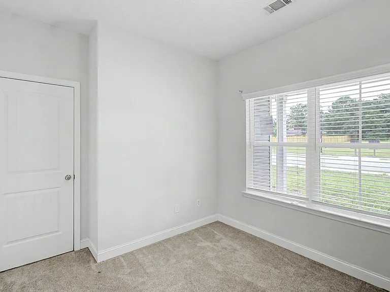 315 Grayson Ave — Photo 11