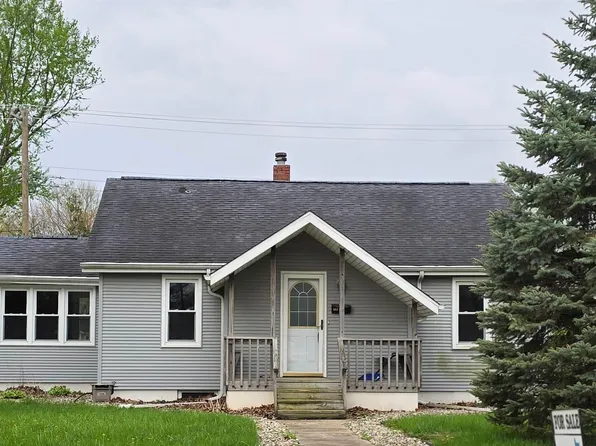 955 E 9th St, Rochester, IN 46975