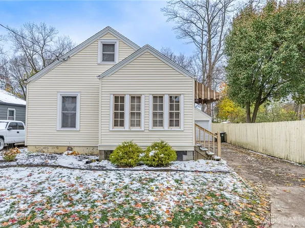 212 Osage Rd, Brookville, OH 45309