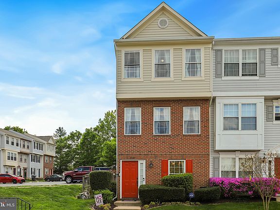 2nd image of 3621 Sherbrooke Cir