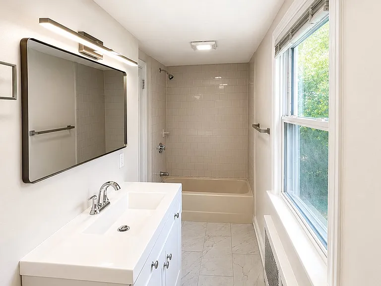 107 Franklin St #1 — Photo 6