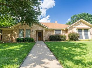 1637 Parkside Trl, Lewisville, TX 75077