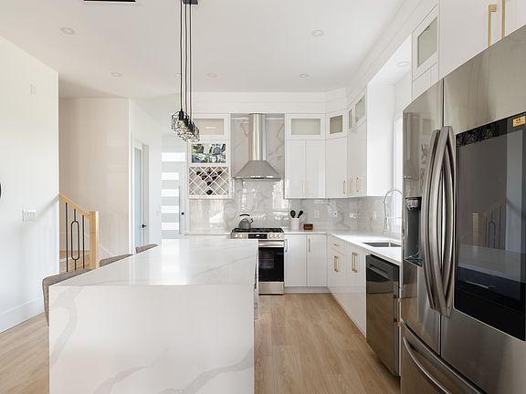 3rd image of 122 8th Ave #1