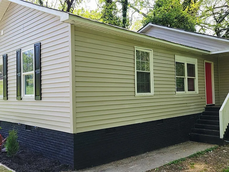 1306 Ragan Ave — Photo 1