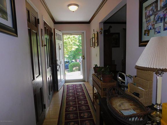 3rd image of 117 Hawley Ave