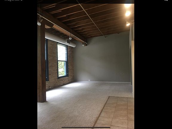 2nd image of 1297 N Wells St #7mkyhh62u