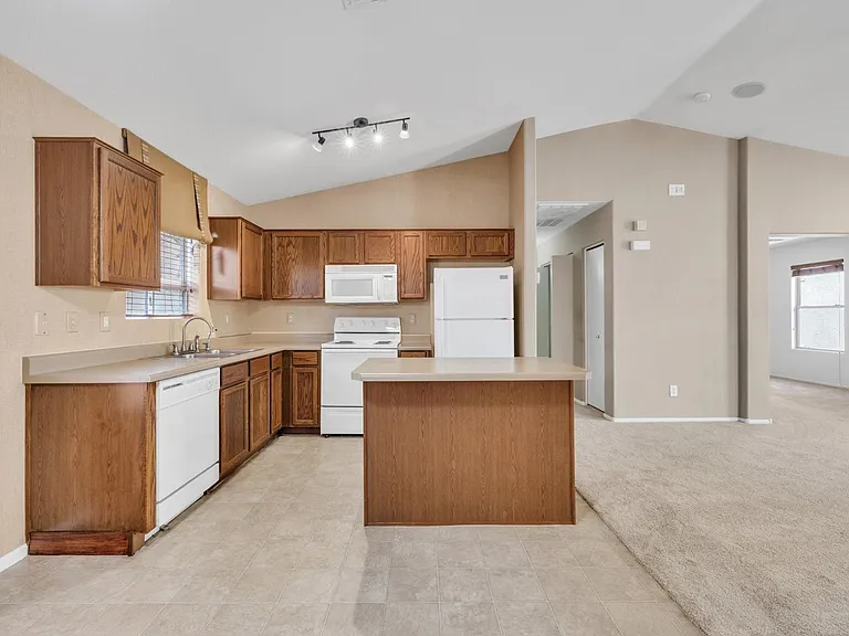 42780 W Sunland Dr — Photo 11