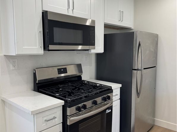 1661 W 158th St #205