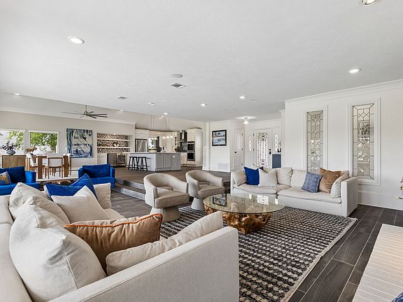 5th image of 301 Hill Ln