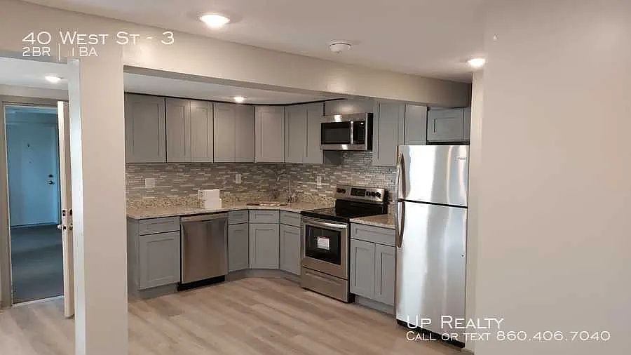 1st image of 40A West St #31