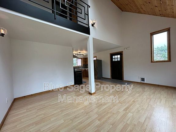 3rd image of 262 Lotzgesell Rd