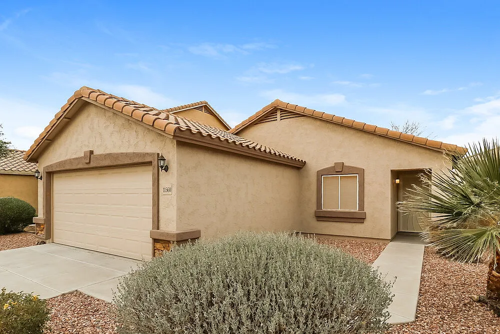 3 bed, 2.0 bath, 1261 sqft, $1,750 — Photo 3