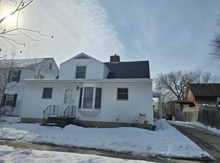 505 5th St S, Moorhead, MN