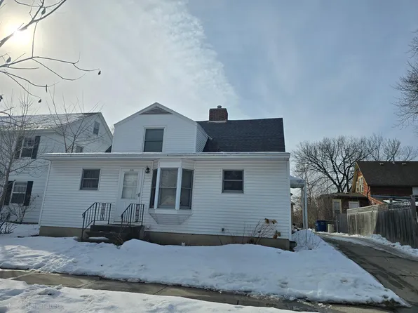 505 5th St S, Moorhead, MN 56560