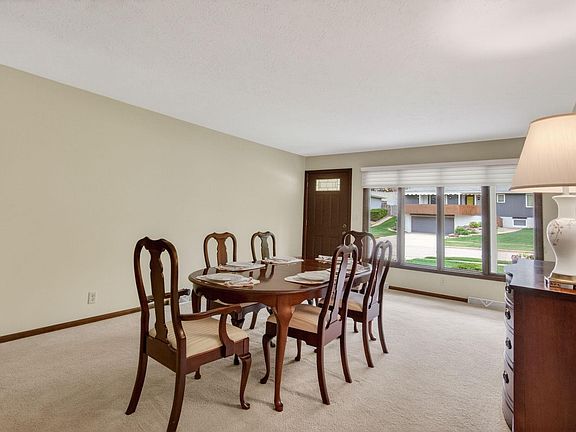 4th image of 3519 Alpine Ave